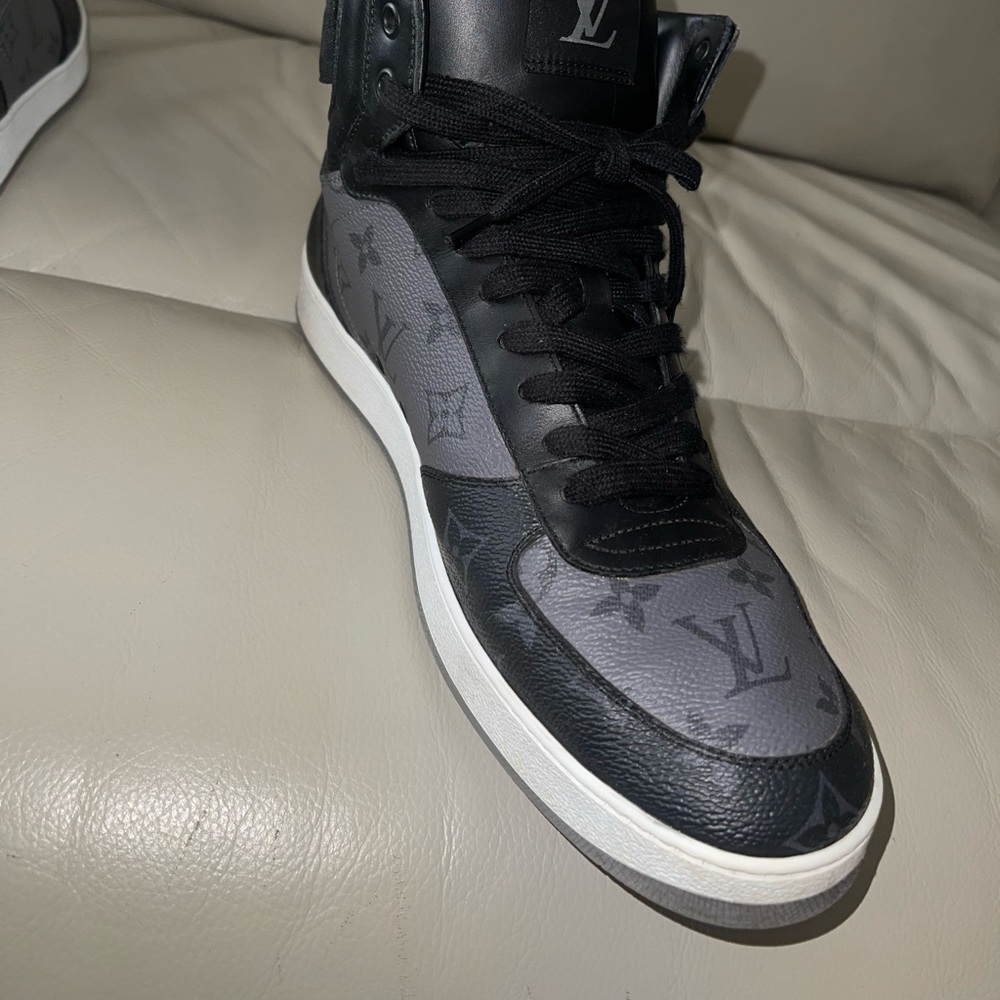 COPY - Size 10.5 louie Vuitton shoes. Great condition just need money rn!